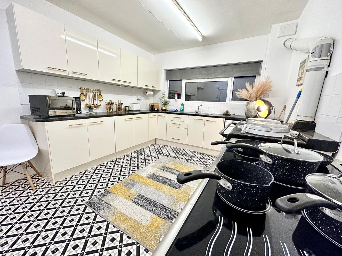 Three Bedroom Rural, Relaxing And Peaceful,Dogs Welcome! With Cymru Holidays 애버게이브니 외부 사진