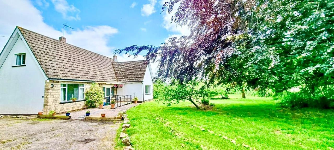 Three Bedroom Rural, Relaxing And Peaceful,Dogs Welcome! With Cymru Holidays 애버게이브니 외부 사진
